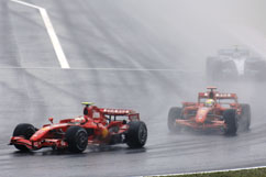 Beide Ferraris beim Wasser-Rennen
