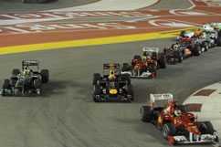Fernando beschleunigt aus der Kurve